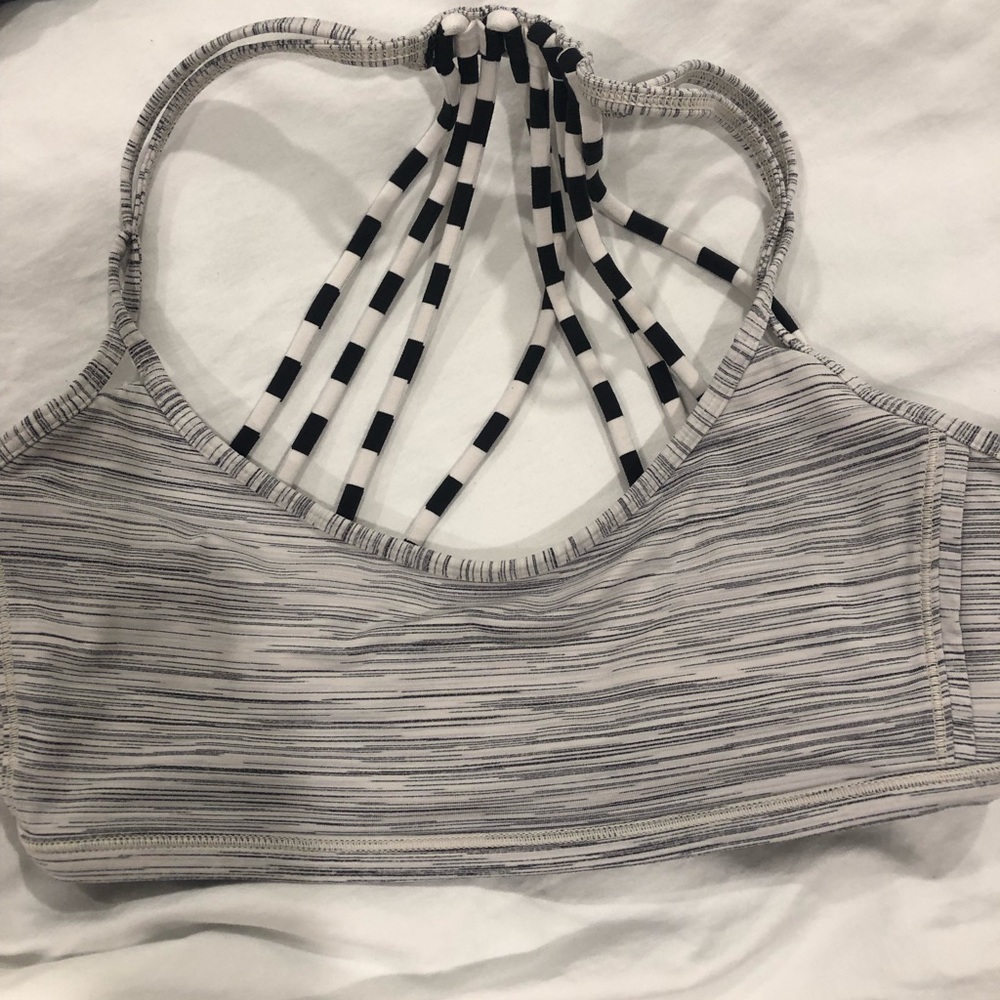 Lululemon sports bra